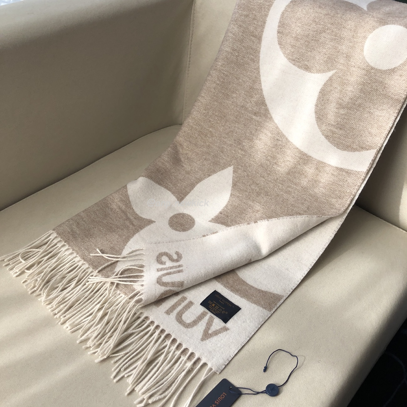 Louis Vuitton Lv Reykjavik Scarf 75x185cm (8) - www.newkick.vip